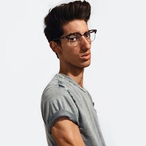 Meet your Posher, Alex